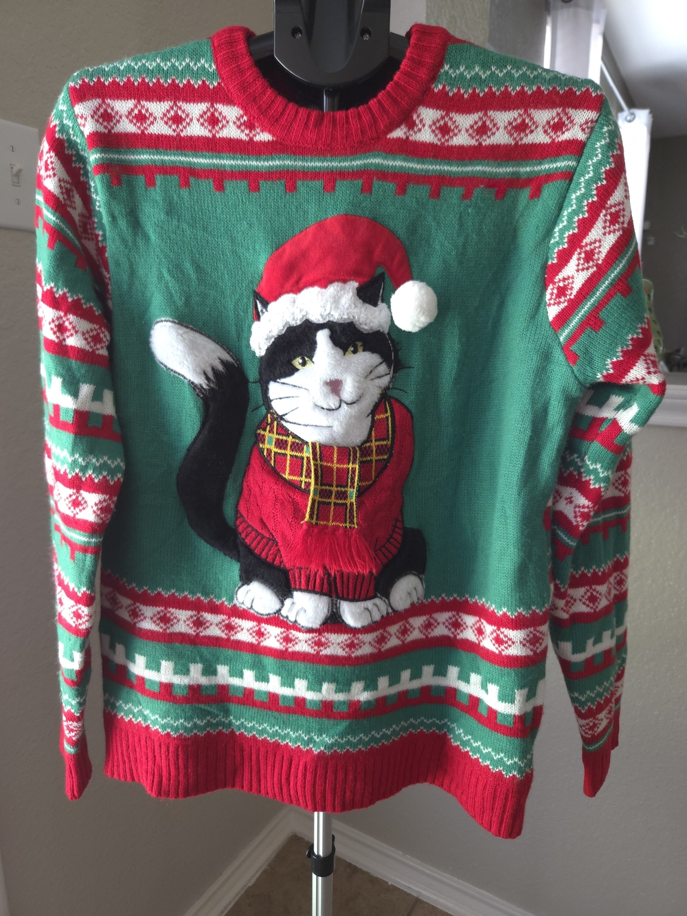 33 Degrees Holidays Ugly Sweater Green & Red Cat Holiday